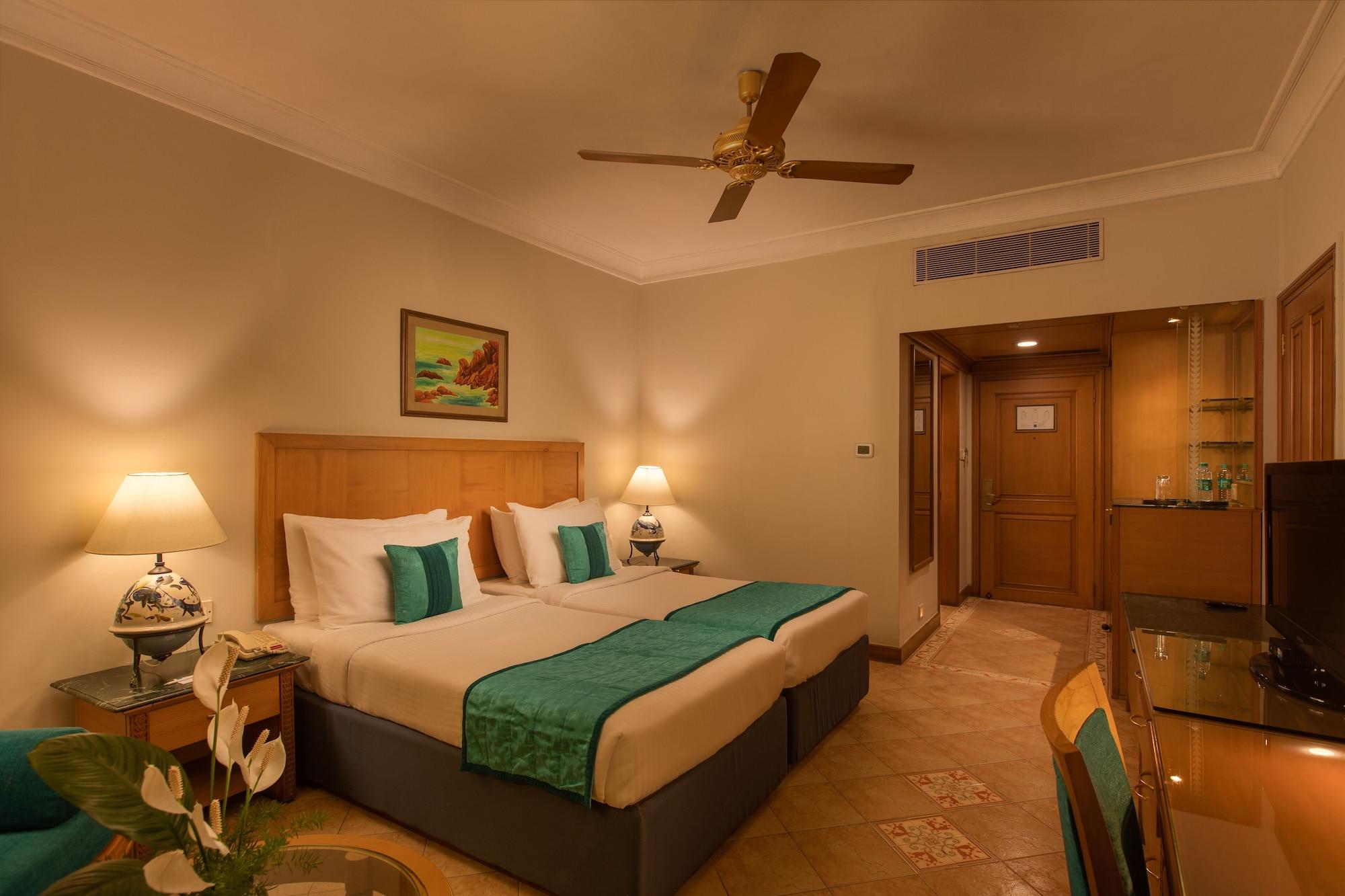 Utorda Kenilworth Resort & Spa, Goa מראה חיצוני תמונה