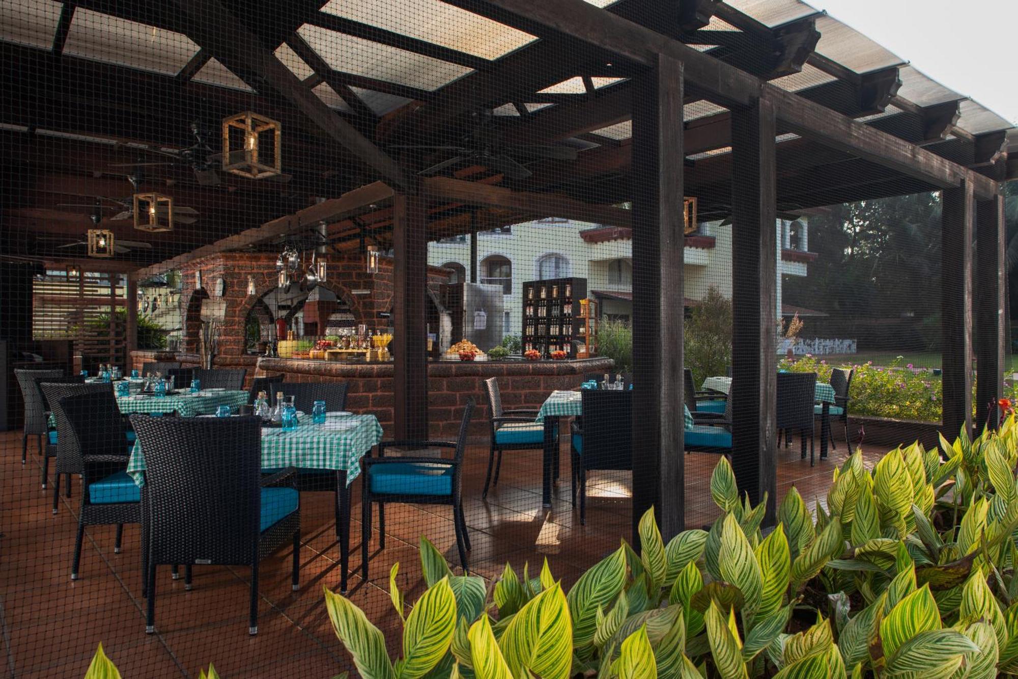Utorda Kenilworth Resort & Spa, Goa מראה חיצוני תמונה
