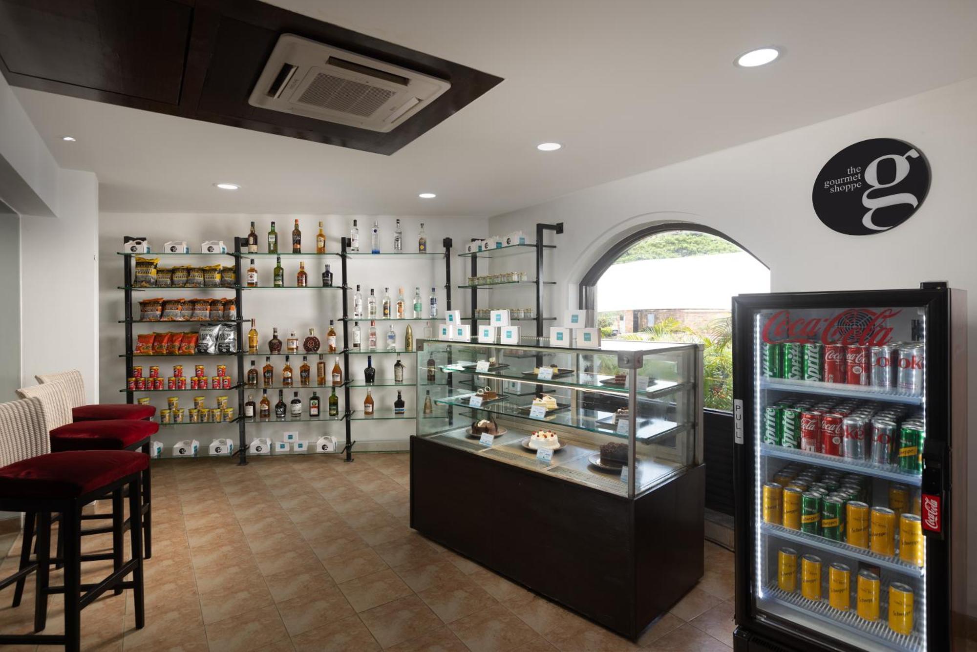 Utorda Kenilworth Resort & Spa, Goa מראה חיצוני תמונה