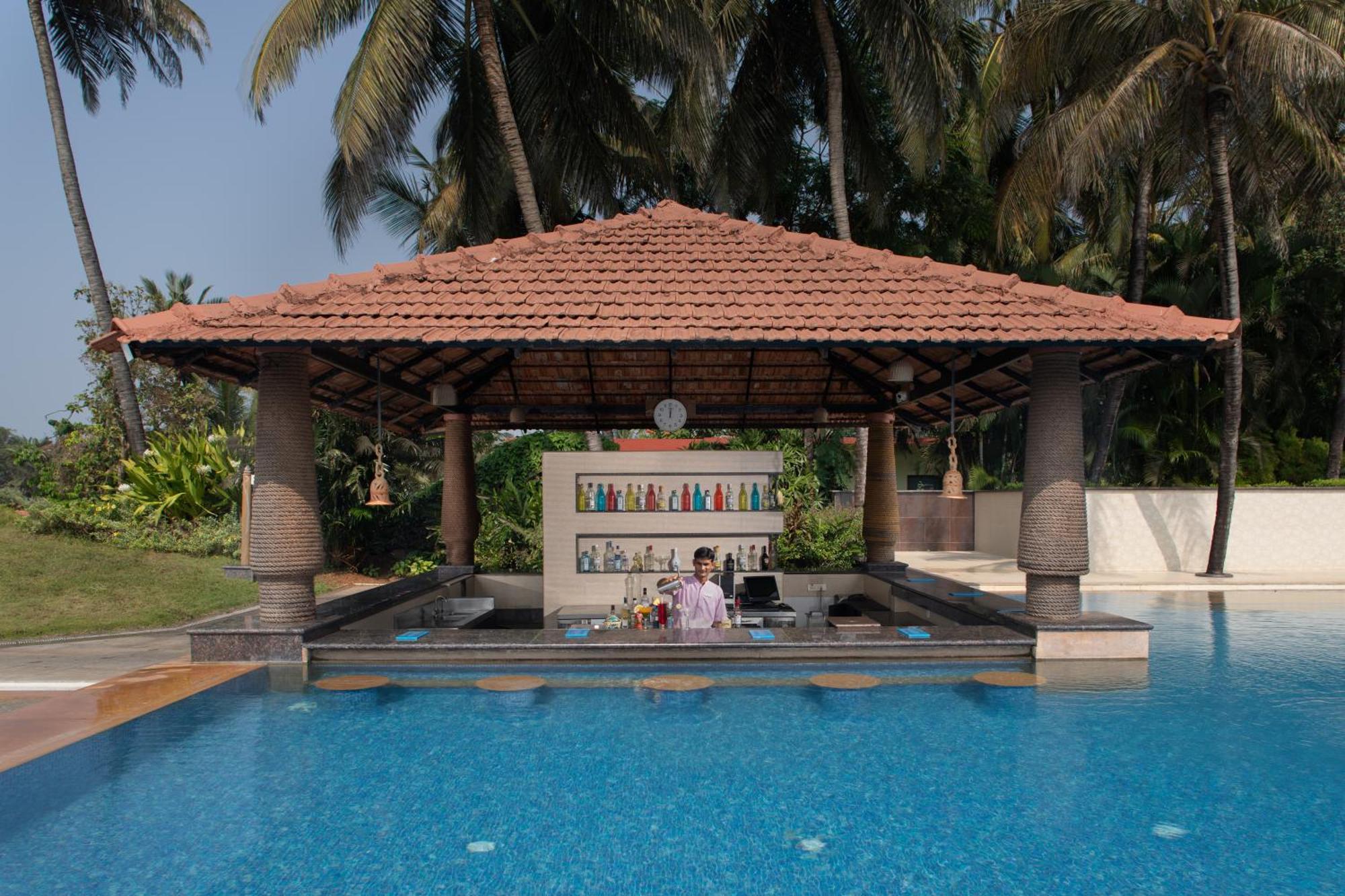 Utorda Kenilworth Resort & Spa, Goa מראה חיצוני תמונה