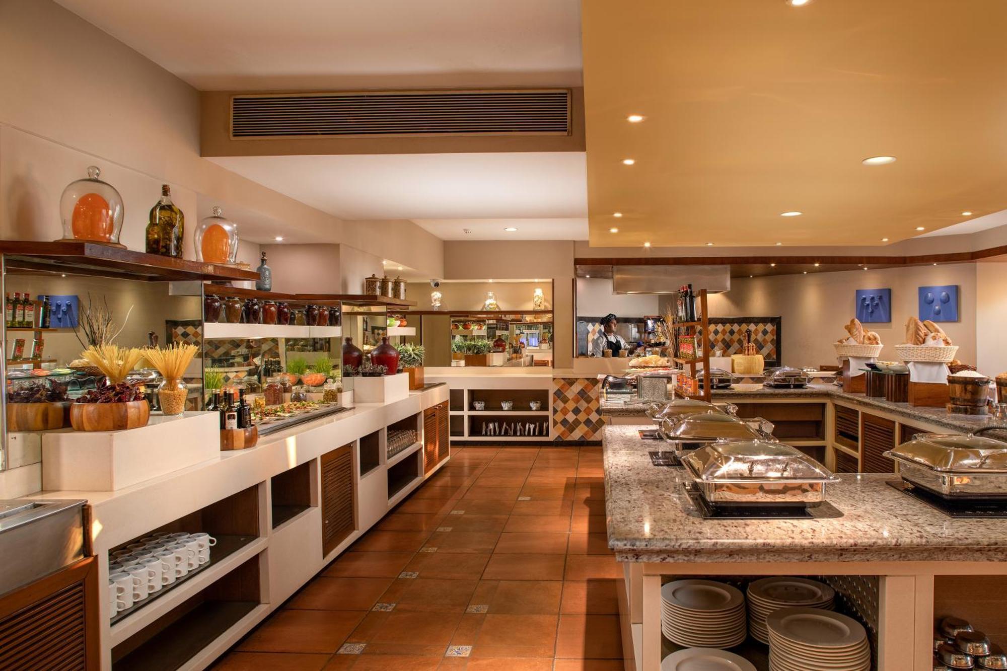 Utorda Kenilworth Resort & Spa, Goa מראה חיצוני תמונה